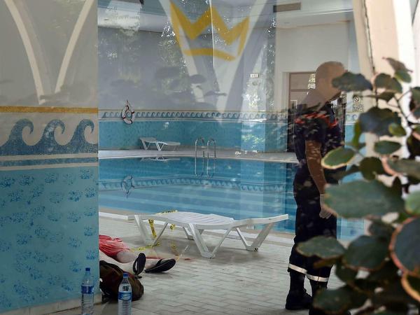 Leichen im Hotel. Sicherheitskräfte lieferten sich im tunesischen Sousse bis zum Nachmittag Gefechte mit den Angreifern.