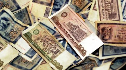 Sieht nach viel aus, bringt aber so gut wie nichts: DDR-Geld kann man nicht in Euro umtauschen.