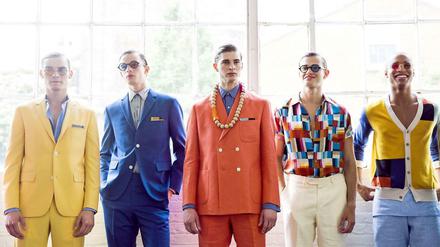 Wie die Hühner auf der Stange: Bunte Looks bei David Hart.