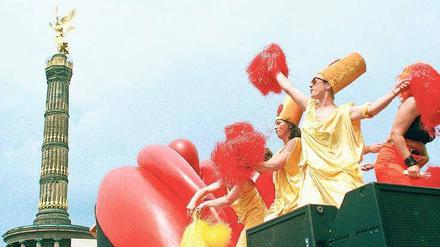 Mit der Aktion "Mösen in Bewegung" sorgten Lesben auf dem Berliner Christopher Street Day 1998 für mehr lesbische Präsenz auf der Parade.