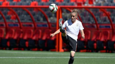 Simone Laudehr, 28, wurde mit dem Fußball-Nationalteam 2007 Weltmeisterin und 2009 sowie 2013 Europameisterin. Sie spielt für den 1. FFC Frankfurt.