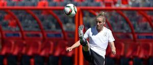 Simone Laudehr, 28, wurde mit dem Fußball-Nationalteam 2007 Weltmeisterin und 2009 sowie 2013 Europameisterin. Sie spielt für den 1. FFC Frankfurt.