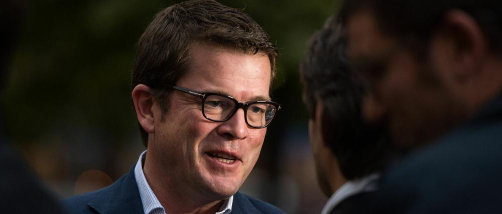 Der Deutsche Bundestag muss Unterlagen zur Plagiatsaffäre um den früheren Verteidigungsminister Karl-Theodor zu Guttenberg (CSU) herausgeben.