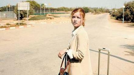 Bling-Bling is over. Hanna (Karoline Schuch) soll ein soziales Praktikum in einem Behindertenheim in Tel Aviv machen. Begeisterung sieht anders aus.