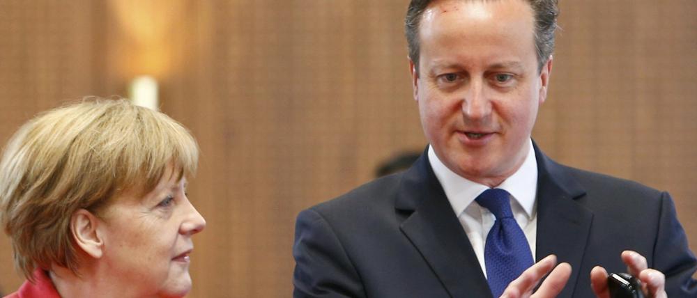 Kurz nach der Queen will auch der britische Premier David Cameron die Bundeskanzlerin Angela Merkel treffen.