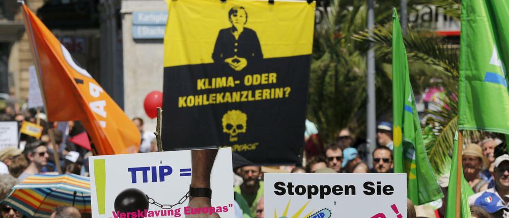 Europaweit protestieren Menschen immer wieder gegen das TTIP-Abkommen.