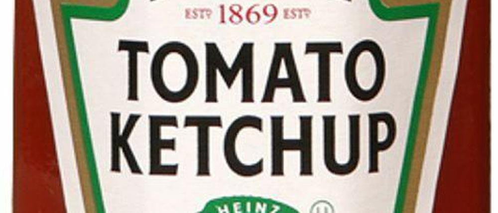 Eignet sich auch für die Inszenierung eines blutigen Mordes: Ketchup, hier aus der Flasche. 