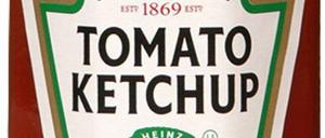 Eignet sich auch für die Inszenierung eines blutigen Mordes: Ketchup, hier aus der Flasche. 