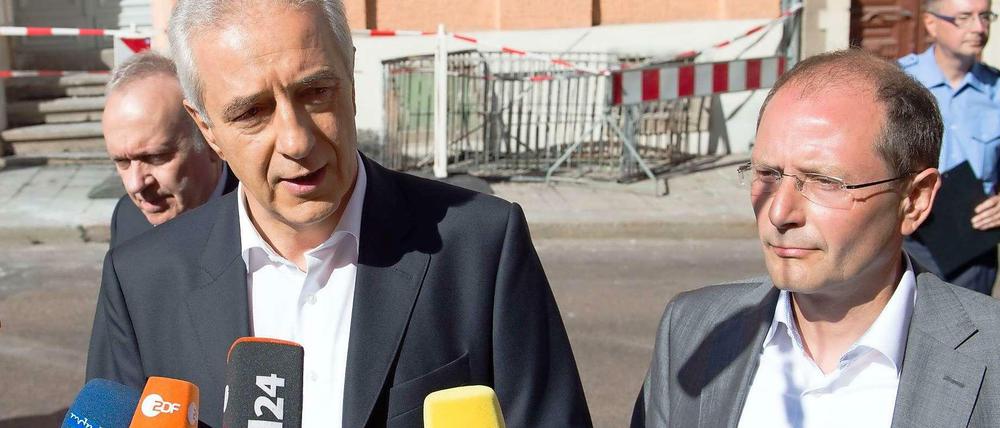 Sachsens Ministerpräsident Stanislaw Tillich (links) und Innenminister Markus Ulbig (beide CDU) am Sonntag in Meißen