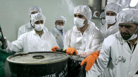 Nur zu friedlichen Zwecken: Iranische Atomwissenschaftler im Forschungszentrum Isfahan.