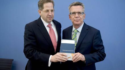 Verfassungsschutzchef Hans-Georg Maaßen und Innenminister Thomas de Maiziere.