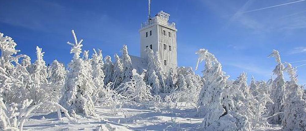 Unwetter und Schnee in Deutschland? Der Deutsche Wetterdienst verschickte am Mittwoch falsche Meldungen mit Warnungen vor Orkanen usw.