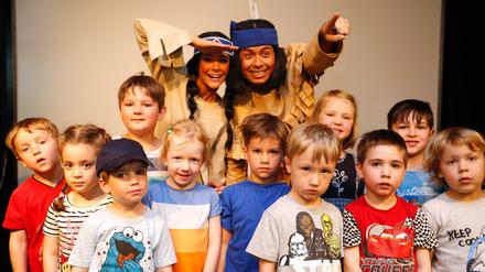 Diese Kita-Kinder durften Yakari und Regenbogen schon vor dem Musicalstart in Berlin kennenlernen – und ihre Helden ausgiebig befragen. 