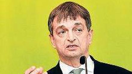 Jerome Champagne, 57, war von 1999 bis 2010 in mehreren Fifa-Positionen tätig. Der Franzose kandidierte zuletzt erfolglos als Fifa-Präsident.