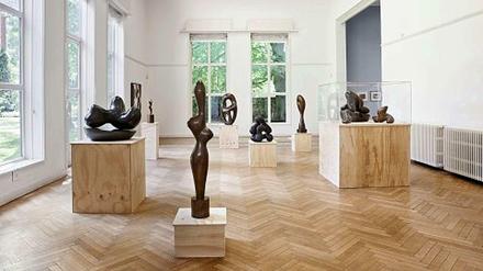Ein Blick in den Ausstellungsraum der Hans Arp-Ausstellung.