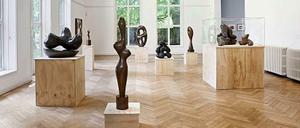 Ein Blick in den Ausstellungsraum der Hans Arp-Ausstellung.