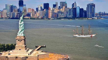 New York, New York. Im 19. Jahrhundert waren die USA das Einwanderungsland schlechthin. Die Freiheitsstatue war für viele Auswanderer ein Symbol für den Traum vom besseren Leben. 