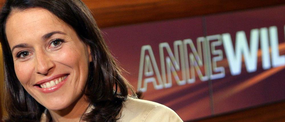 Die Moderatorin Anne Will im Studio ihrer Sendung in Berlin-Adlershof (Archivbild von 2007)