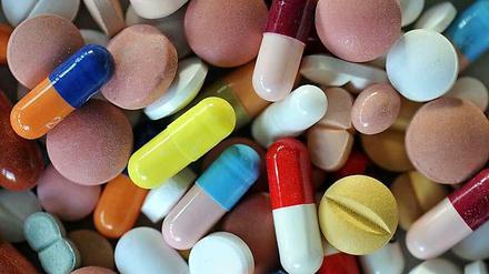 Kleine Helfer, große Geschäfte. Viele Pharmahersteller unterstützten Selbsthilfegruppen, um ihre Produkte besser in den Markt zu bekommen.