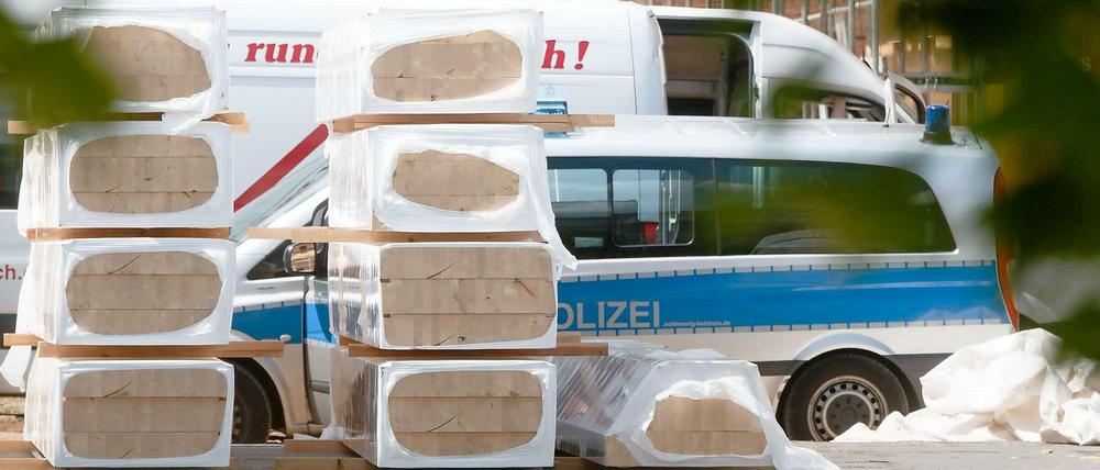 Polizei bei der Baustelle in Lübeck.