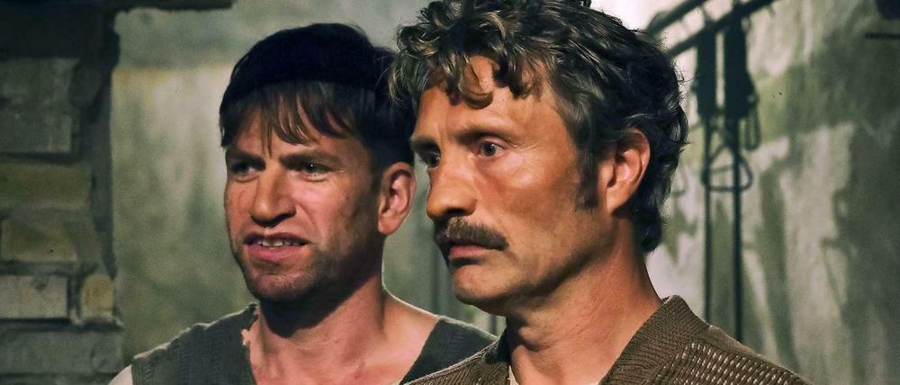 Die Brüder Gregor (Nikolaj Lie Kaas) und Elias (Mads Mikkelsen).