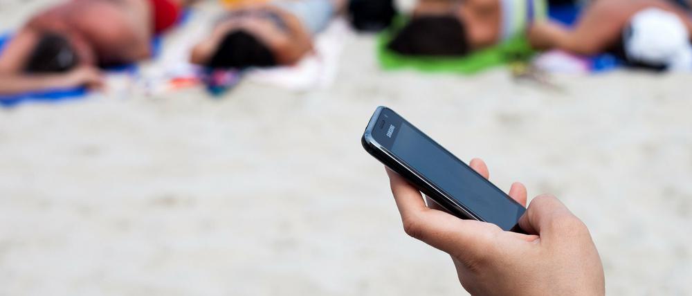 Die EU will Roaminggebühren bis Sommer 2017 abschaffen.