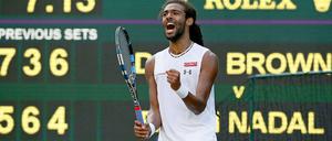 Dustin Brown hat es wieder getan und Rafael Nadal auf Rasen besiegt.