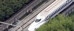 Die Spuren des Feuers sind noch zu sehen: In diesem Superschnellzug in Japan soll sich ein Mann selbst angezündet und ein Feuer ausgelöst haben.