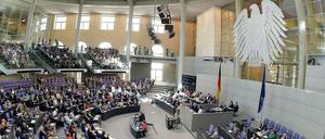 Viel ist schon gesagt worden zu Griechenland - aber noch nicht von jedem. Der Ton im Bundestag jedenfalls wird rauer.