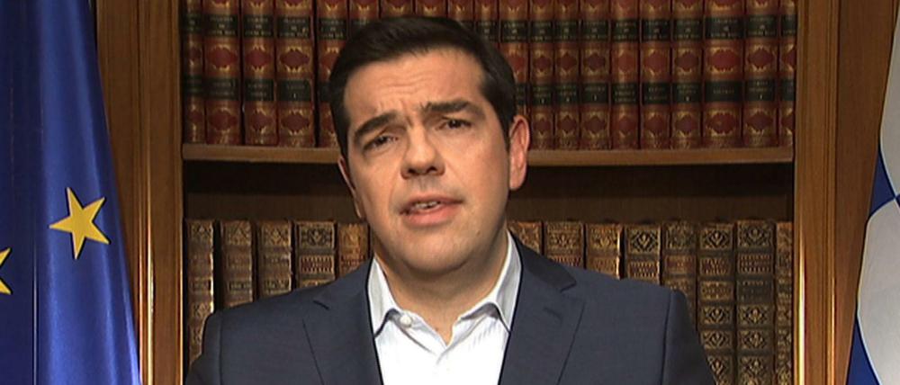 Fast beschwörend wendet sich der griechische Ministerpräsident Alexis Tsipras am Mittwoch via Fernsehen an das Volk.
