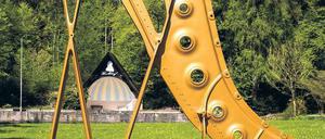 Eisern aus einem Guss. Stilisierter Flügel im Steinway-Park von Seesen.