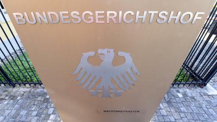 Der Bundesgerichtshof in Karlsruhe hat fünf Angeklagte aus der rechtsextremen Szene endgültig freigesprochen. 
