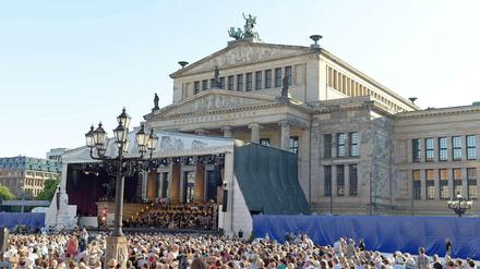 Am Gendarmenmarkt in Berlin haben die Classic Open Airs begonnen.