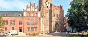 Verirrungen und Entgleisungen. Die Gemeinde des Doms St. Peter und Paul in Brandenburg an der Havel ergab sich 1933 widerstandslos dem Ansturm der Deutschen Christen.