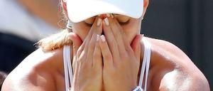 Mission gescheitert. Angelique Kerber war mit Außenseiterchancen auf den Titel nach Wimbledon gereist. Doch am Samstag scheiterte die Kielerin bereits in der Dritten Runde an der Spanierin Garbiñe Muguruza 6:7 (12:14), 6:1, 2:6.
