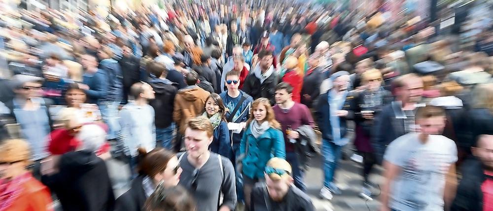 Viel los in Berlin - und das zieht dann noch mehr Leute an. Bis 2030 sollen 3,9 Millionen Menschen in der Hauptstadt leben.
