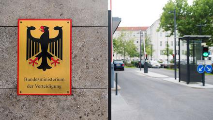 Einsatzbereiche sieht die Bundeswehr vor allem bei der Marine sowie in stationären Einrichtungen wie Feldlagern.