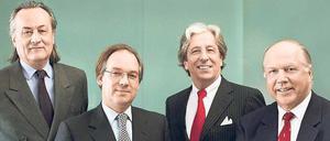  "Wir haben uns geduzt". Die vier Partner an der Spitze des Bankhauses Sal. Oppenheim. Friedrich Carl Janssen leitete das Risikomanagement und wurde in der Arcandor-Krise zum starken Mann des Vorstandes, Christopher Freiherr von Oppenheim stand dem Privatkunden-Bereich vor, Dieter Pfund stand der Investmentsparte in Frankfurt vor und Matthias Graf von Krockow hielt als Sprecher von Luxemburg aus den Kontakt zu Josef Esch. 