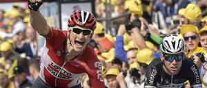 Mark Cavendish (r.) zog den Sprint zum Schluss der zweiten Etappe zu früh an. Tagessieger Andre Greipel profitierte davon, Tony Martin hingegen verpasste nach dem Fehler seines Teamkollegen das sicher geglaubte Gelbe Trikot.