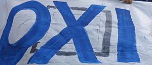 "Oxi" überall - hier demonstrieren Portugiesen in Lissabon für ein "Nein" der Griechen gegen die Sparpläne.