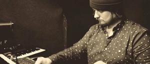 Michal Matlak arbeitet selber mit Roland-Geräten, wenn er mit "The Analog Roland Orchestra" auftritt.