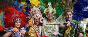 Berlin ist bunt - und zieht Menschen aus der ganzen Welt an, wie jedes Jahr beim Karneval der Kulturen zu beobachten. Nach Kreuzberg wollen auch besonders viele Menschen mit ausländischem Pass.