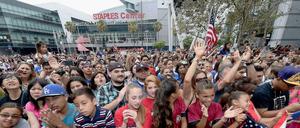 Der Titel war ein großes Gesprächsthema dieser Tage auf den Straßen von Los Angeles. Dementsprechend groß war der Empfang für die Spielerinnen.