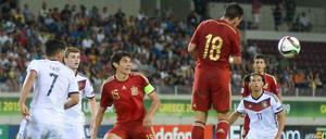 Auch die bundesligaerfahrenen Leroy Sane (r.), Nadiem Amiri und Timo Werner konnten sich gegen Spanien kaum durchsetzen. 