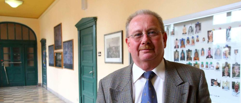 Kaum wegzudenken: Harald Mier unterrichtet seit 1982 am Schadow-Gymnasium. Seit fast 20 Jahren ist er dort Schulleiter. 