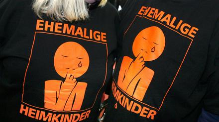 Viele ehemalige Heimkinder haben in den Einrichtungen traumatisierende Erfahrungen gemacht und sollen entschädigt werden. 