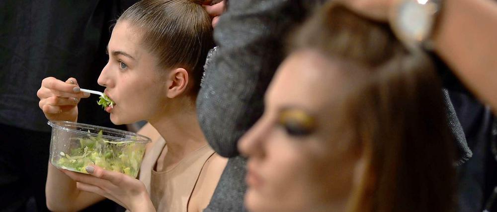 Überall nur kauende Models bei der Berliner Fashion Week.