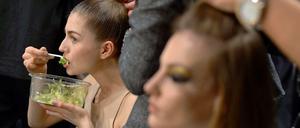 Überall nur kauende Models bei der Berliner Fashion Week.