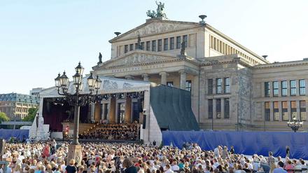 Blick auf die Bühne des Classic Open Airs am Gendarmenmarkt