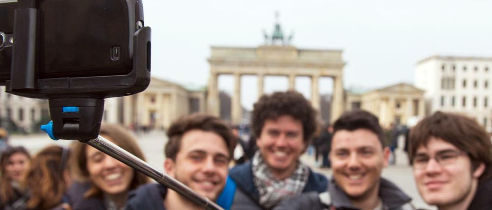Beim Selfie immer schön stehenbleiben - dann stolpert man auch nicht so leicht.